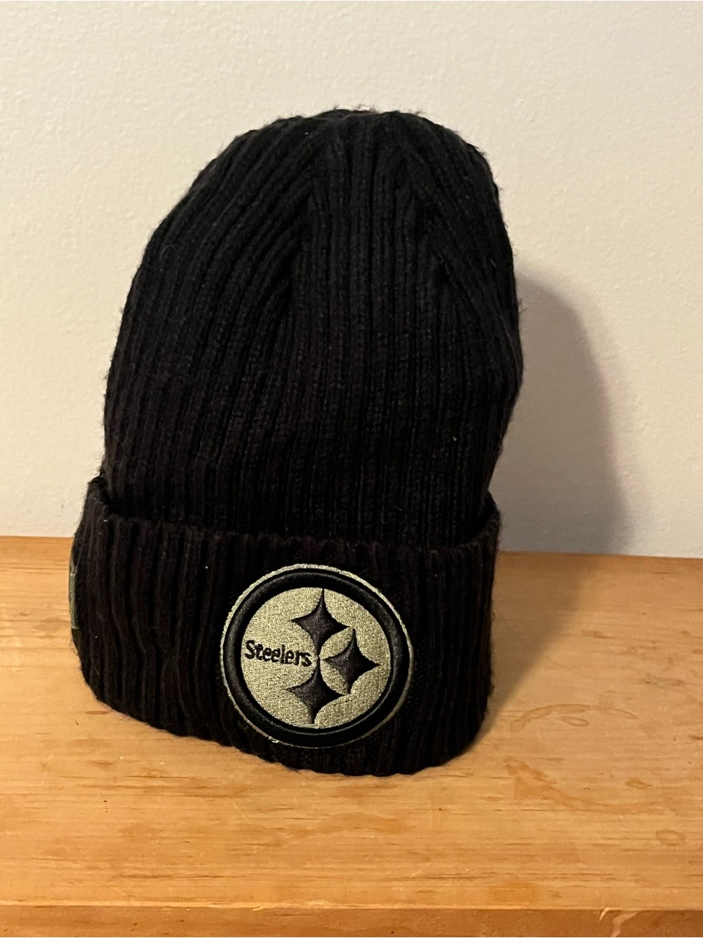 New Era Black Steelers Knit Cuff Beanie